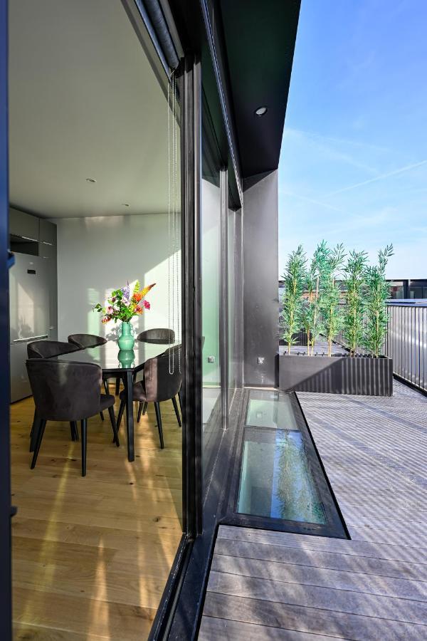 12, Apartments, 4-6 Pers, Central, Stunning View, Near Supermarket & Public Transport Aparthotel