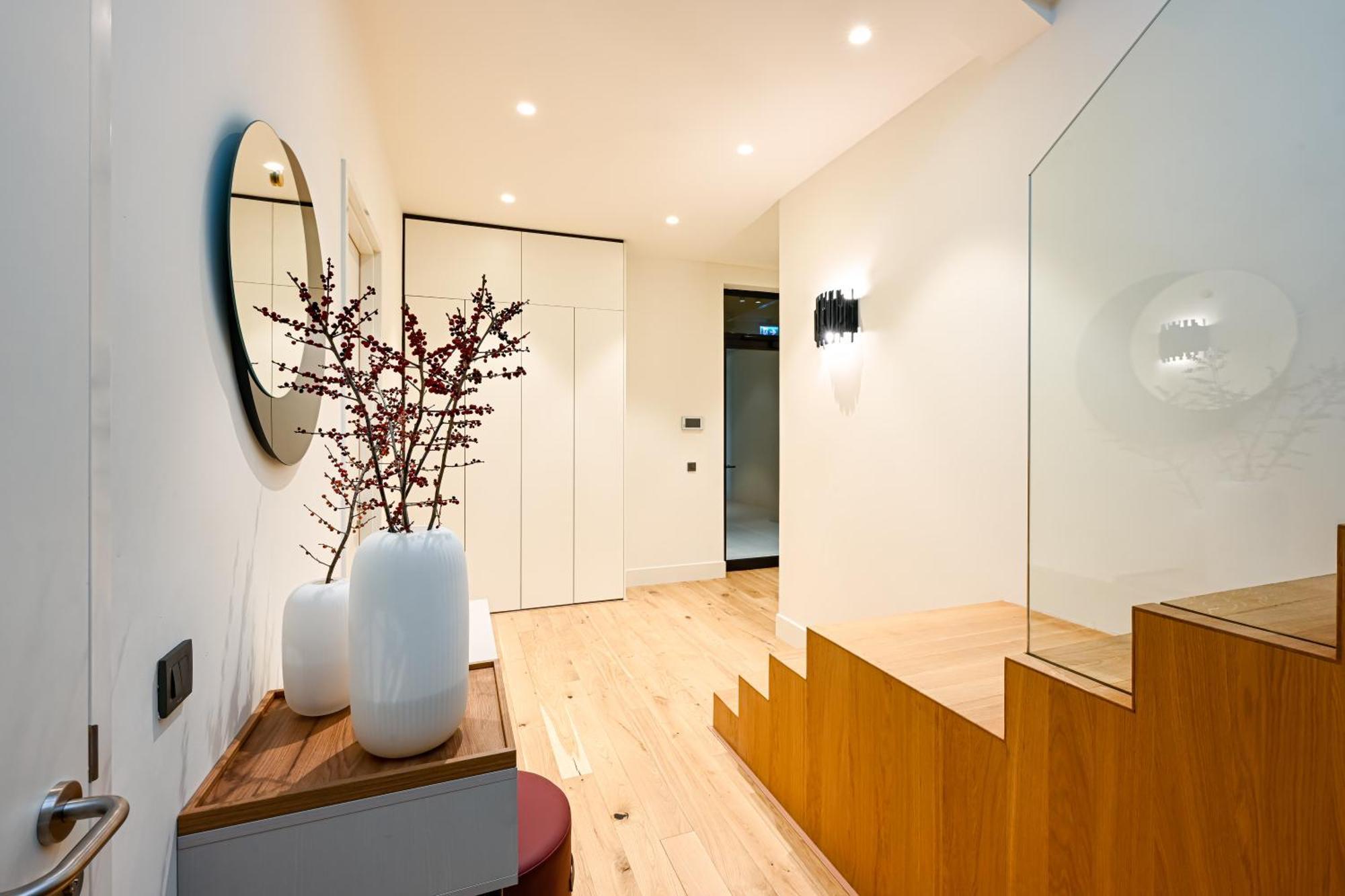 12, Apartments, 4-6 Pers, Central, Stunning View, Near Supermarket & Public Transport Aparthotel